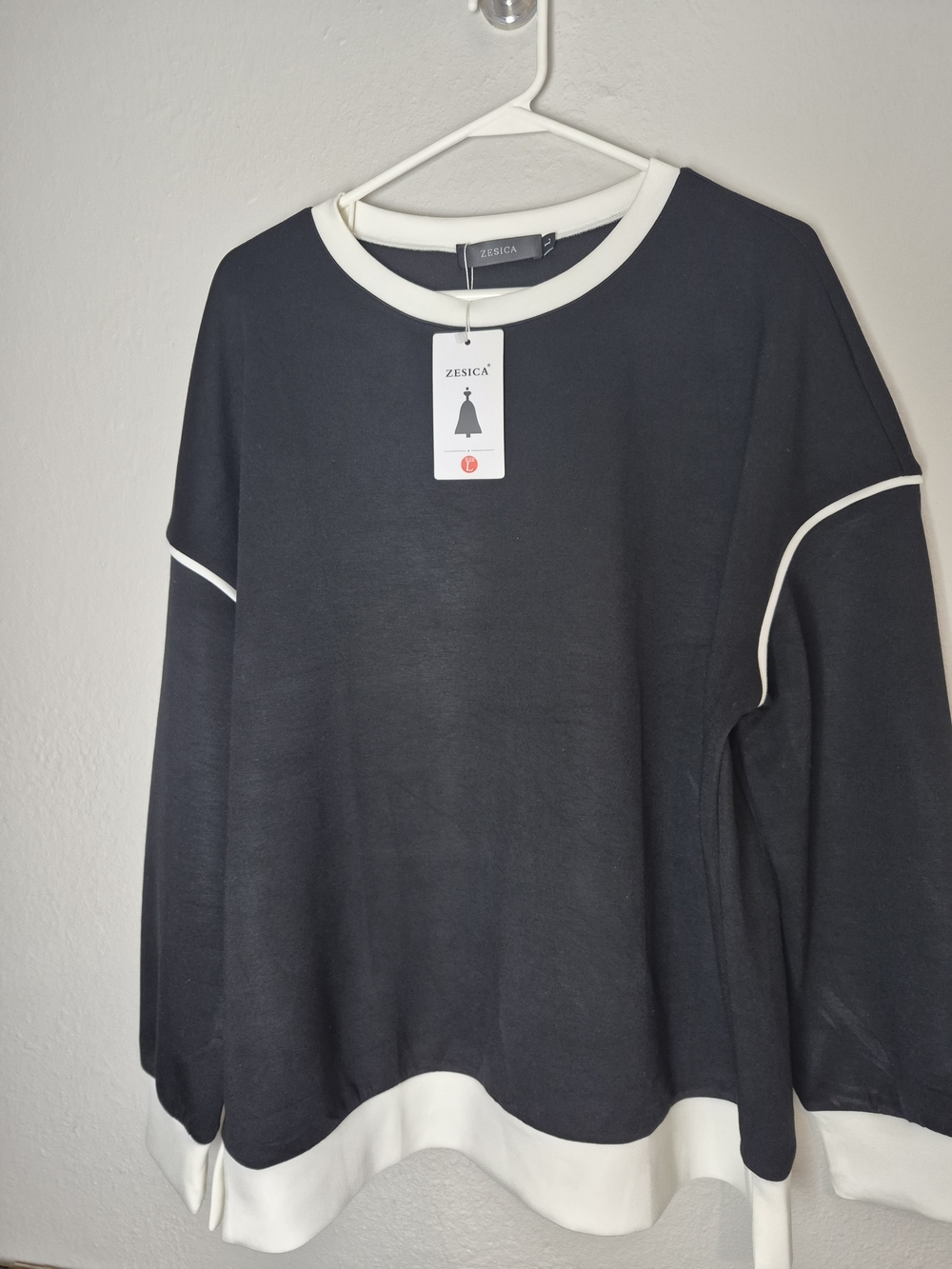 Women's Black Contrast Trim Long Sleeve Top.New with Tags! Size Lg